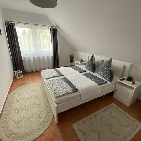 בלטונפנבש Munkacsy Apartmanok מראה חיצוני תמונה