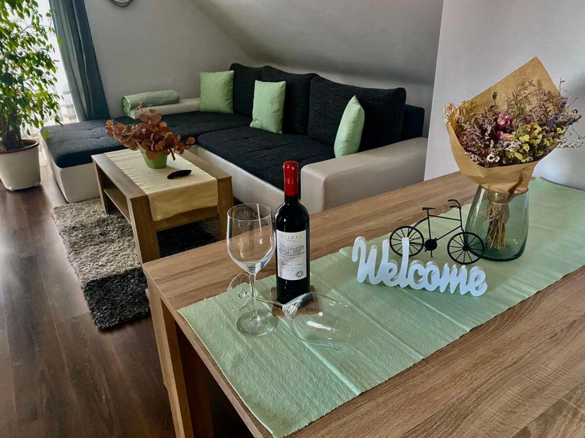 בלטונפנבש Munkacsy Apartmanok מראה חיצוני תמונה