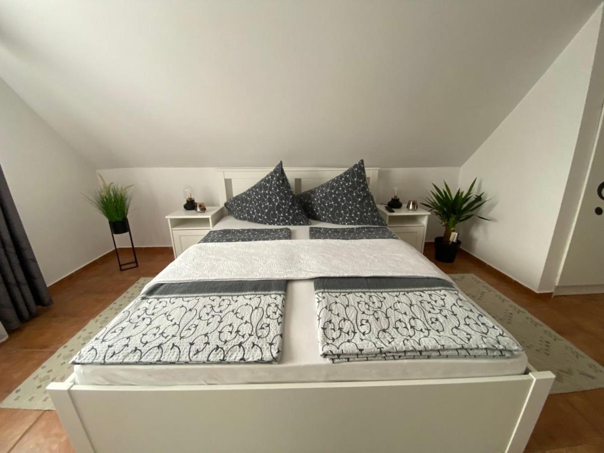 בלטונפנבש Munkacsy Apartmanok מראה חיצוני תמונה